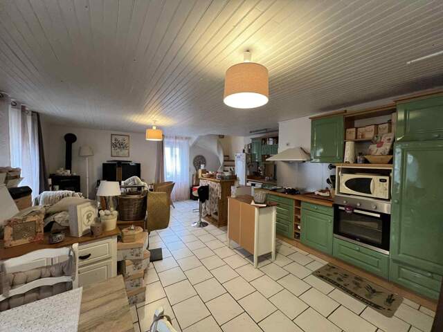 Maison de village 2 appartements T3 + parkings — photo du bien