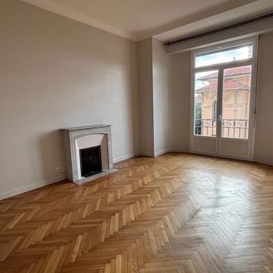 Appartement 4 pièces 1530 €