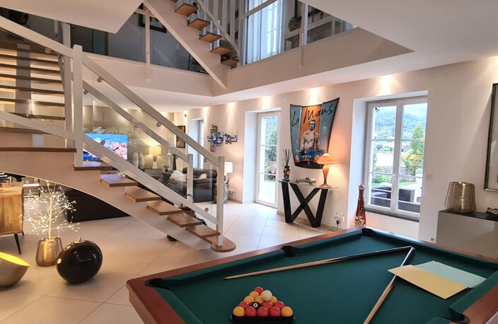 Propriété d'exception avec piscine située en bordure de la V — photo 2