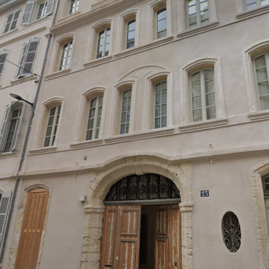 Appartement 2 pièces 906 €