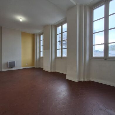 Appartement 2 pièces 906 €