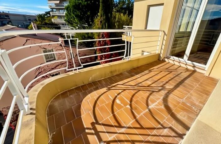 Cimiez- Ratti -  3 P terrasse - Dernier étage — photo 3