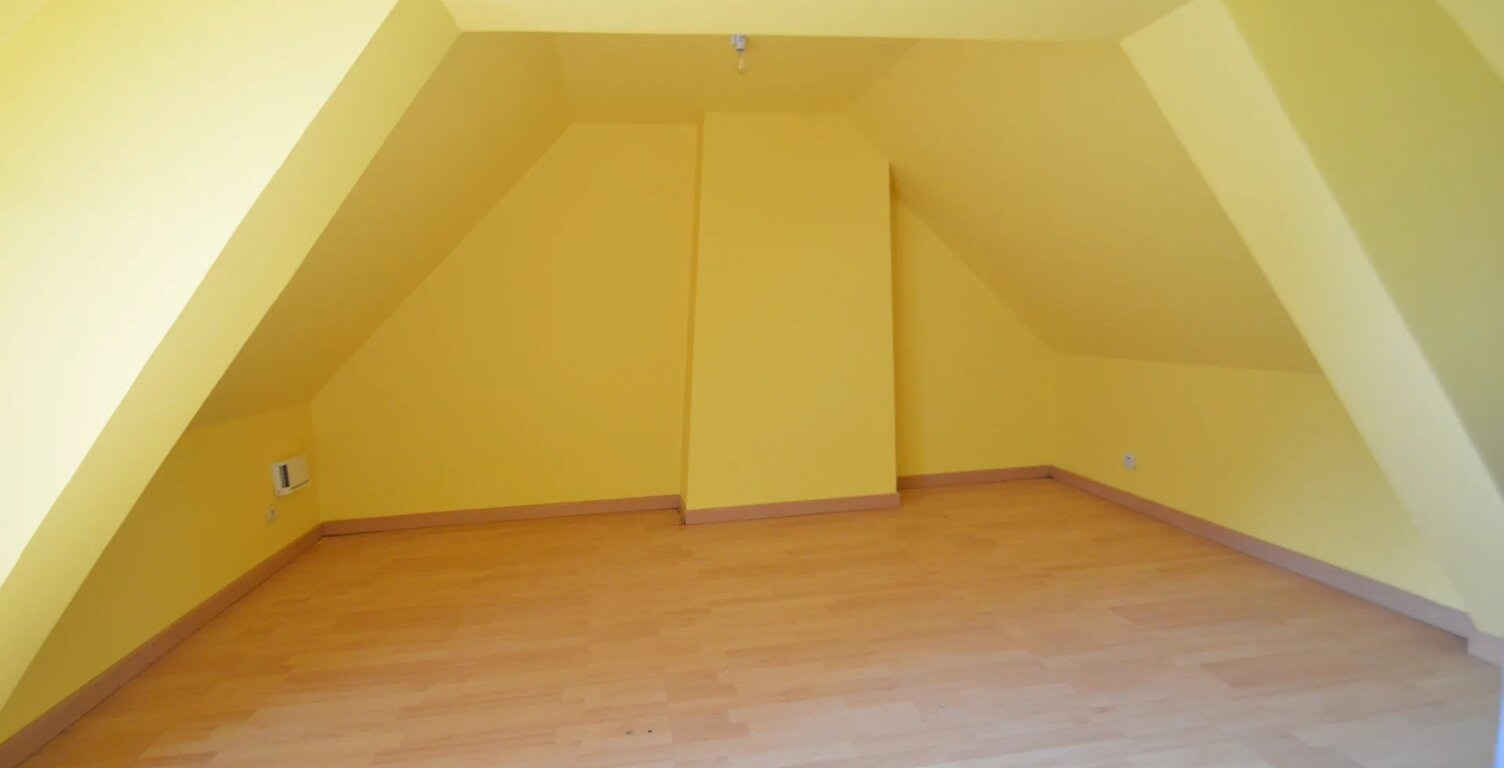 location sur commune ECOMMOY Meublé — photo 1