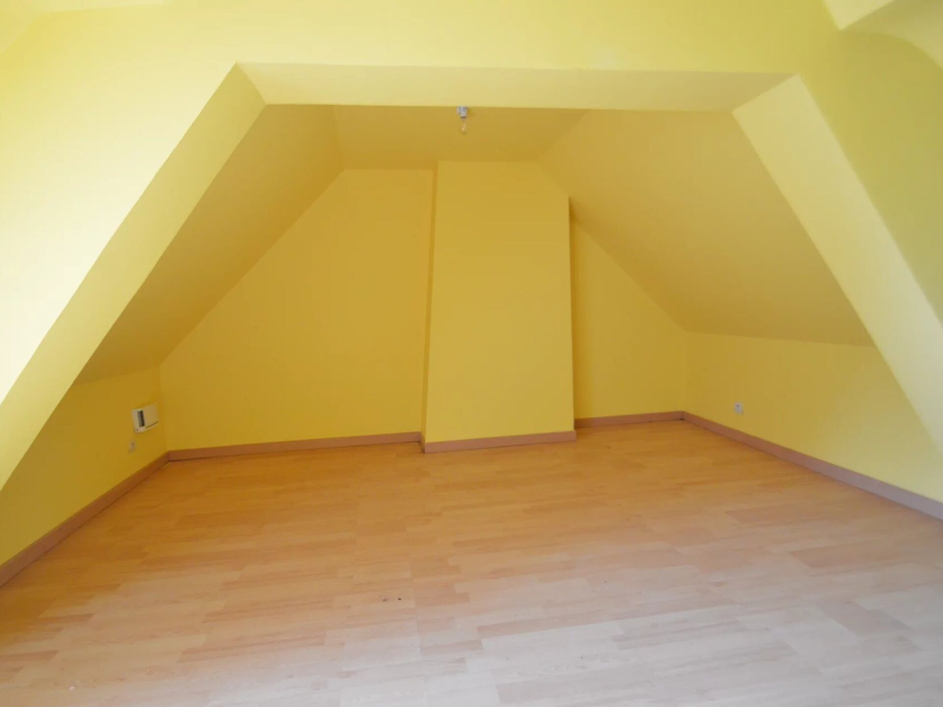 Appartement 3 pièces · à Appartement Écommoy · 550 €/mois