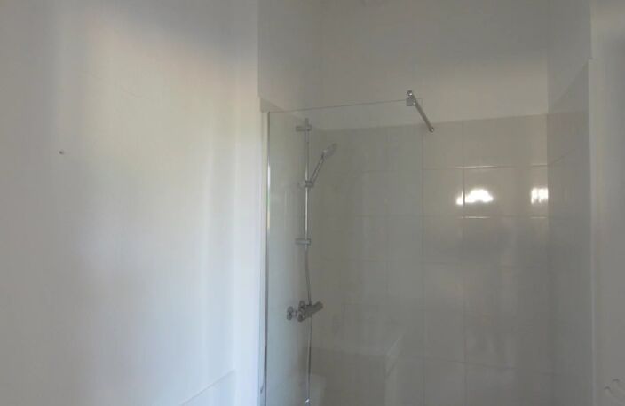location sur commune ECOMMOY Meublé — photo 3