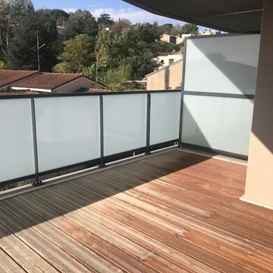 Appartement 3 pièces 886 €