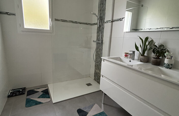 À VENDRE   Superbe maison neuve 3 chambres à 13 min du centr — photo 5