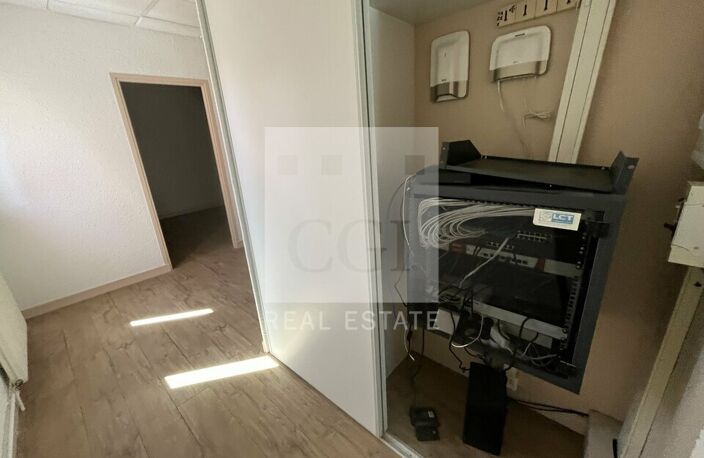 BUREAUX à LOUER — photo 4