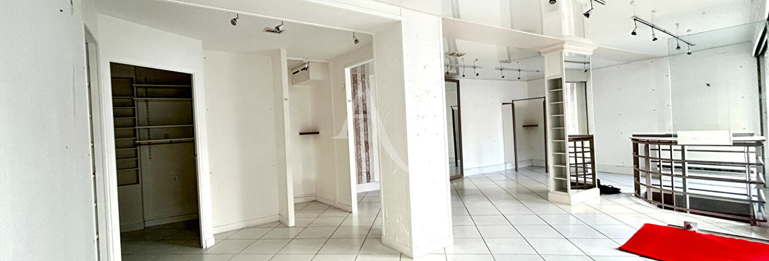 Commerce  67 m² à louer à Craon (53400)