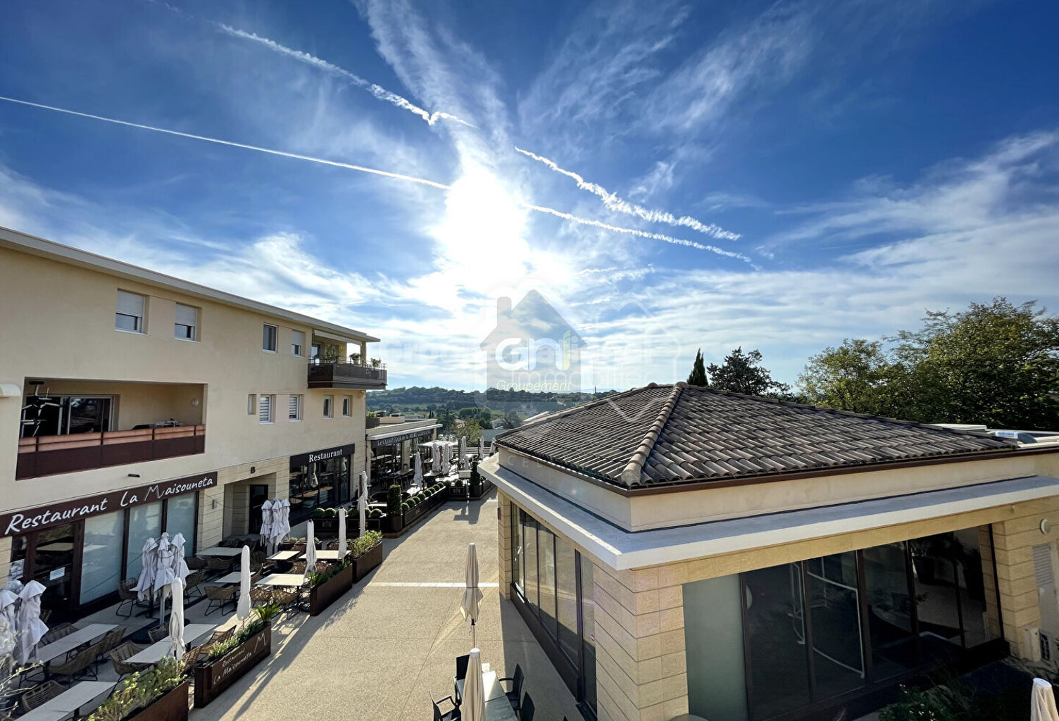 A VENDRE au coeur de Chateauneuf Du Pape dans résidence récente de standing , Appartement t4 de 128 m²  avec grand garage et terrasses — photo 1