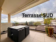 A VENDRE au coeur de Chateauneuf Du Pape dans résidence récente de standing , Appartement t4 de 128 m²  avec grand garage et terrasses — photo 3