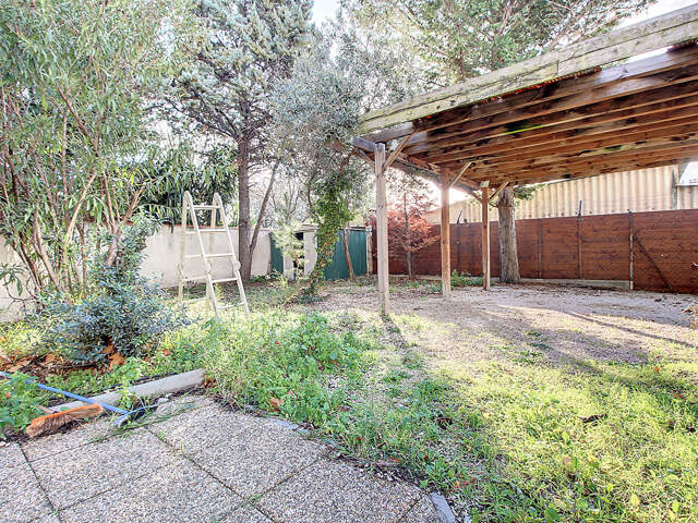 A Vendre, Local Commercial 300m², Parcelle 406m² — photo du bien