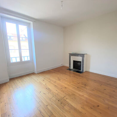 Appartement 3 pièces 644 €