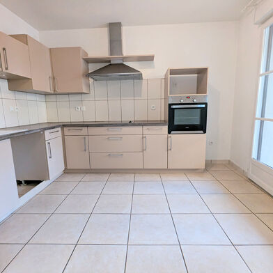 Appartement 3 pièces 664 €