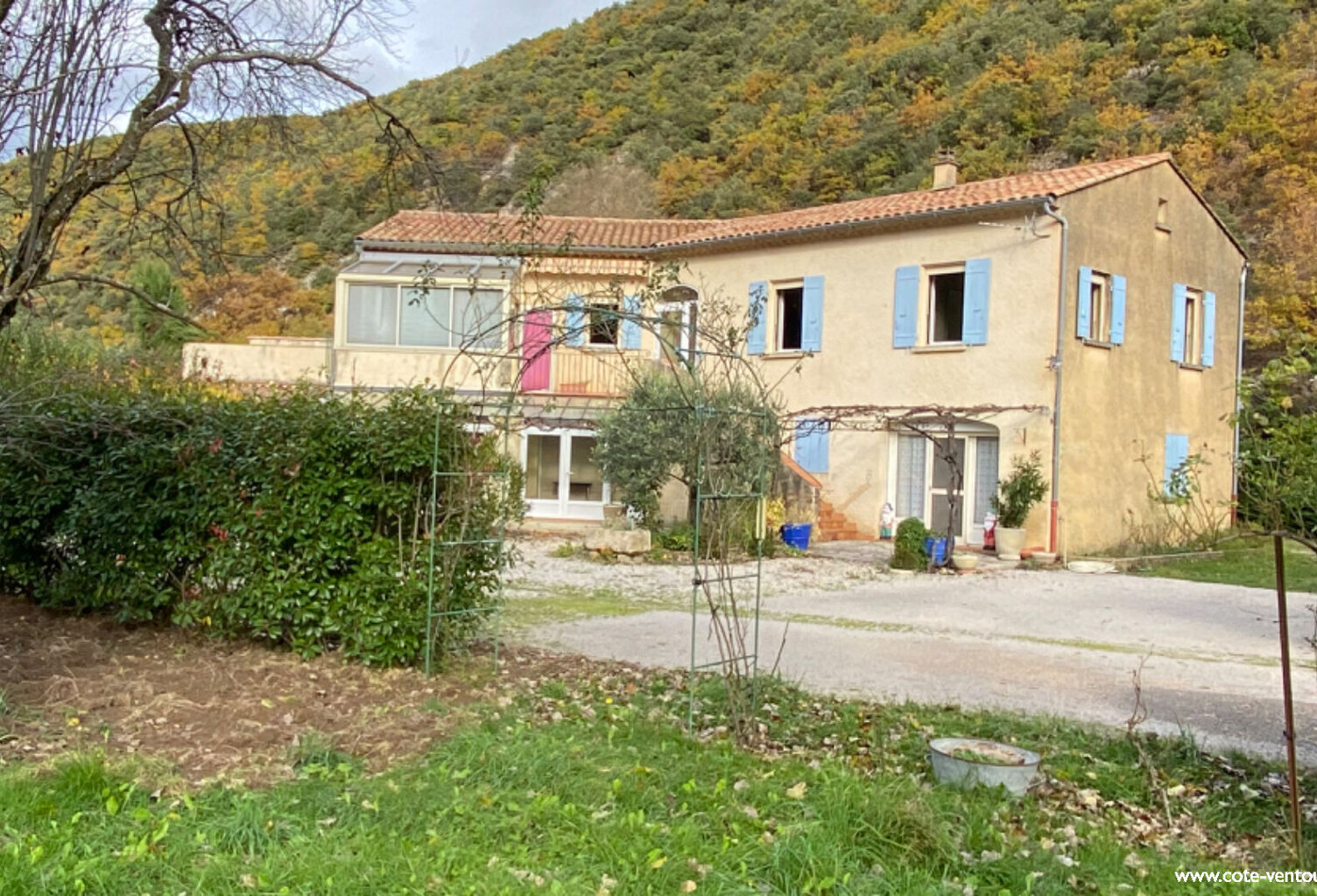 Maison avec 2 logements, dépendances et terrain secteur Vallée du Toulourenc — photo 1