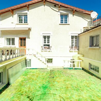 Maison 8 pièces 900000 €