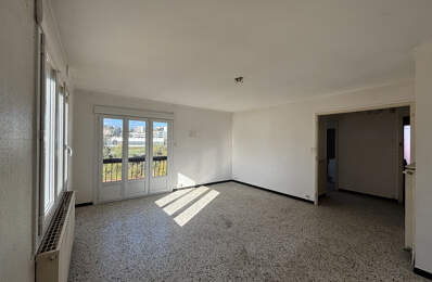 Appartement T4 de 100 m2 à rénover — photo du bien