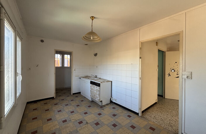 Appartement T4 de 100 m2 à rénover — photo 3