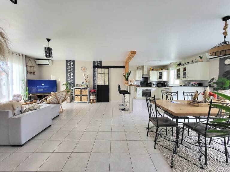Maison plain-pied, 4 chambres, garage et jardin — photo 1
