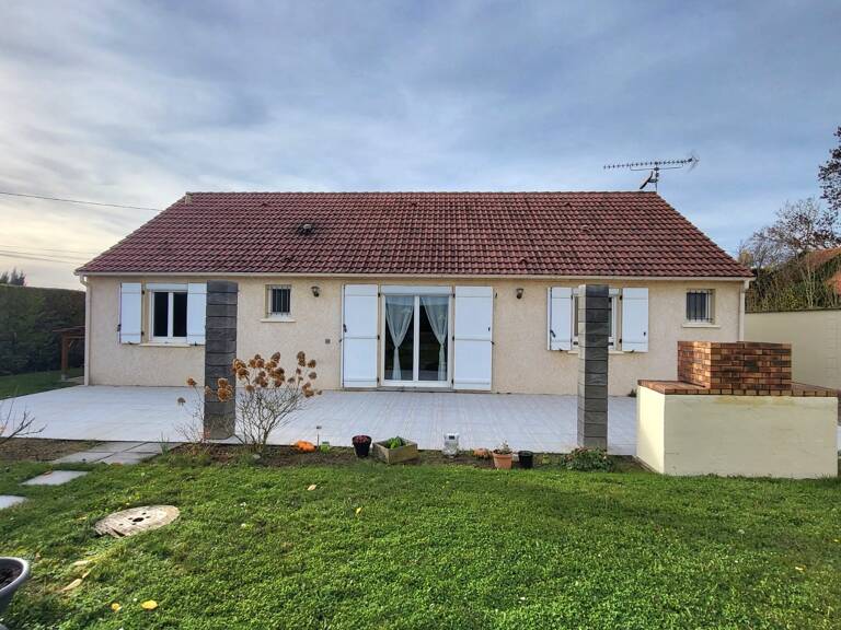 Maison plain-pied, 4 chambres, garage et jardin — photo 1