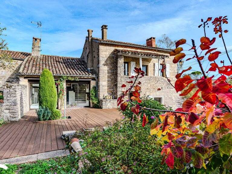 Maison en pierre de 6 pièces principales — photo 1