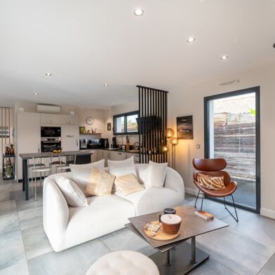 Maison 5 pièces 684816 €