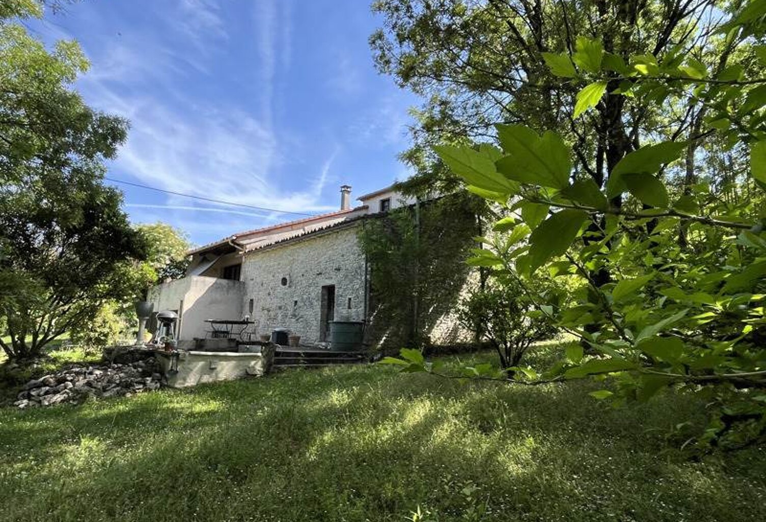Maison en pierre de 7 pièces principales — photo 1