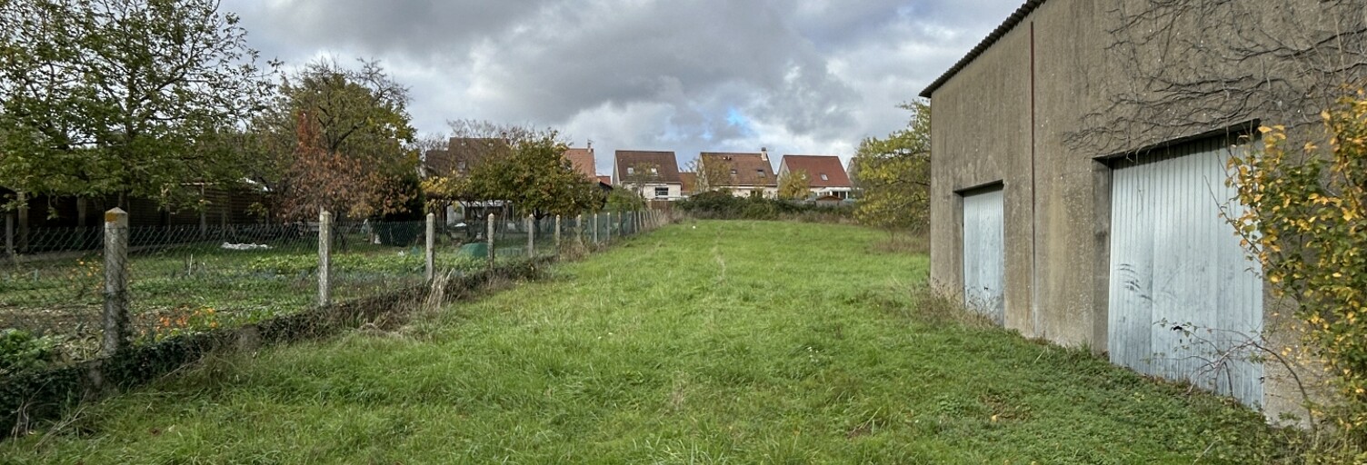 Terrain  2185 m² à vendre à Saint-Doulchard (18230)