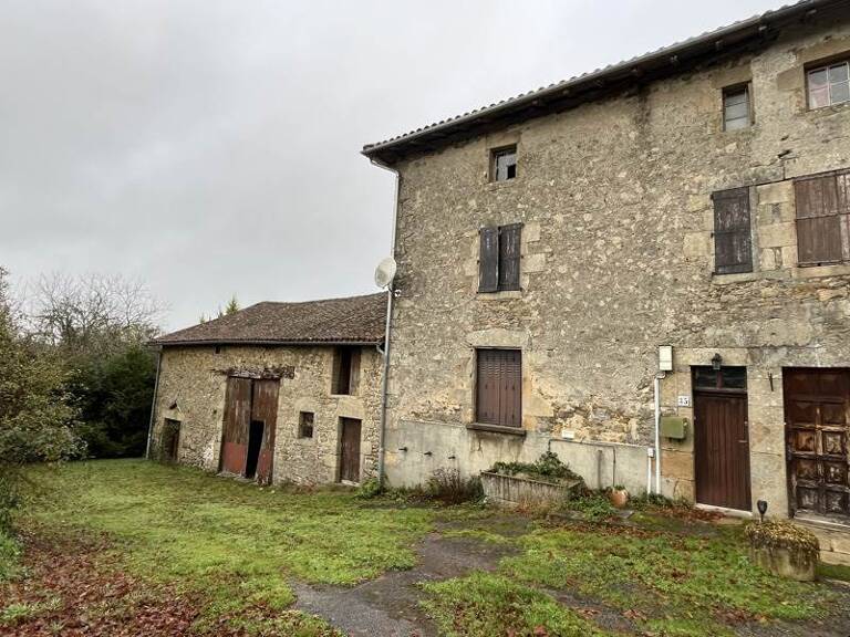 Maison en pierre de 4 pièces principales — photo 1
