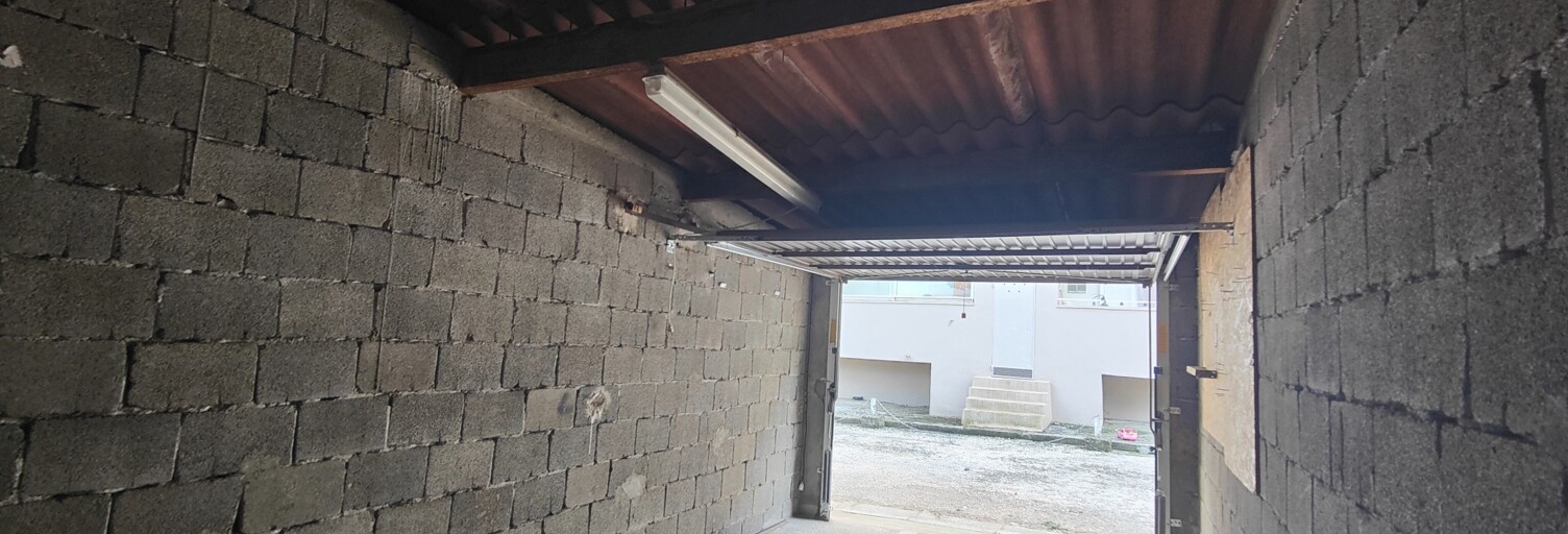 Garage  15 m² à vendre à Cuers (83390)