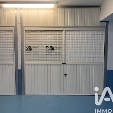 Garage  27500 €
