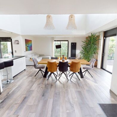 Maison 6 pièces 528999 €