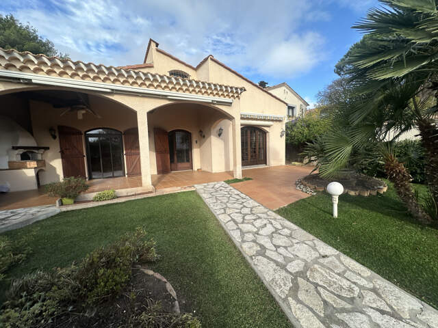 Belle villa R+1 SH 240 M2  plus appt  T3 totalement indépend — photo du bien