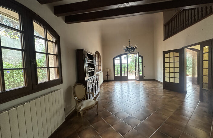 Belle villa R+1 SH 240 M2  plus appt  T3 totalement indépend — photo 2