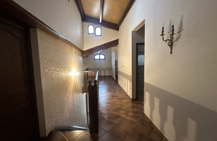 Belle villa R+1 SH 240 M2  plus appt  T3 totalement indépend — photo 4