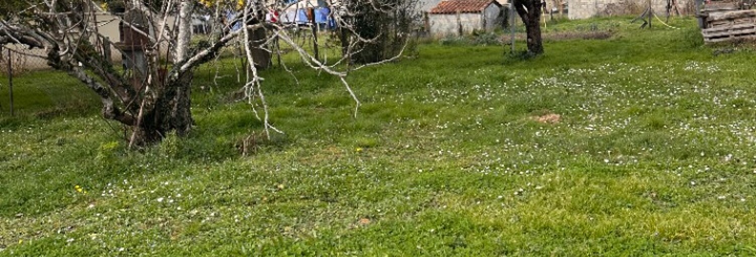 Terrain  394 m² à vendre à Saint-Médard-de-Guizières (33230)