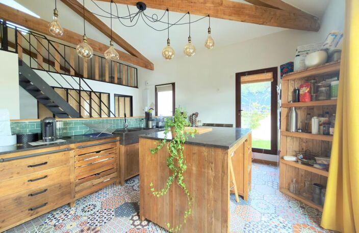 Maison rénovée avec jardin MERINDOL — photo 4
