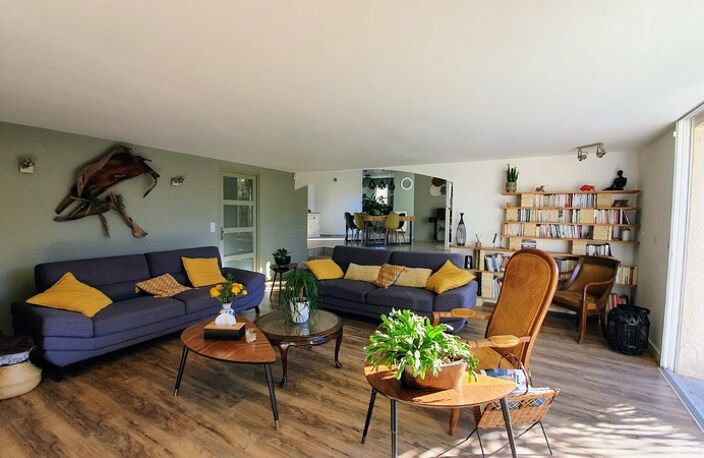 GRANDE MAISON RENOVEE AVEC APPARTEMENT T2 INDEPENDANT ET PISCINE — photo 3