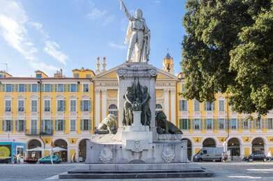 Commerce  176000 €