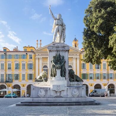 Commerce  176000 €