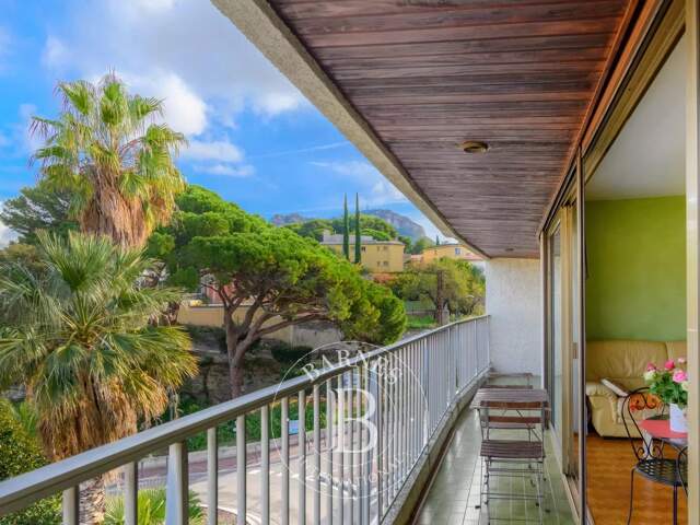 CASSIS - CENTRE - APPARTEMENT T2 - IDÉAL PIED À TERRE — photo du bien