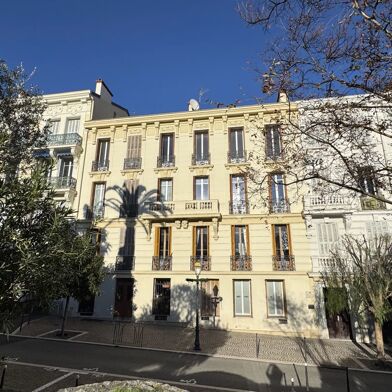 Appartement 5 pièces 3000 €