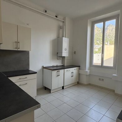Appartement 5 pièces 3000 €