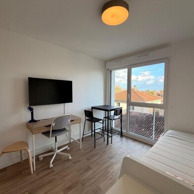 Appartement 2 pièces 700 €