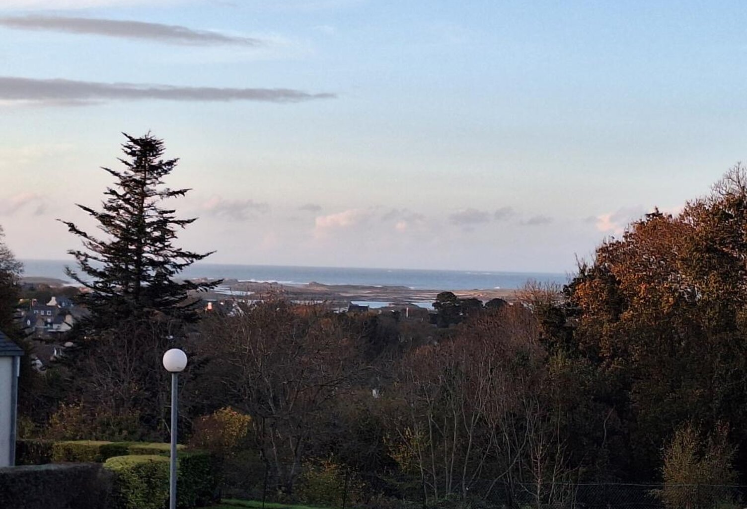 Appartement avec terrasse et vue mer lointaine — photo 1