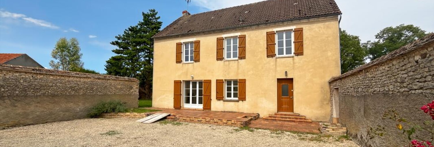 Maison 4 Pièces 138 m² à louer à Intréville (28310)