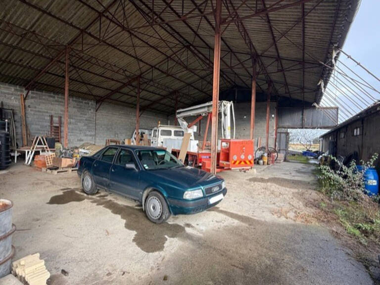 Dpt Hautes Pyrénées (65), à vendre HERES grand Hangar de 180 m², au calme — photo 1