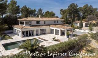 Maison 10 Pièces 400 m² à vendre à Tourtour (83690)