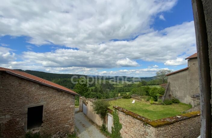 A CERVIERES (42). Maison de village de 65 M2 avec son garage attenant — photo 2