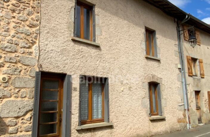 A CERVIERES (42). Maison de village de 65 M2 avec son garage attenant — photo 3
